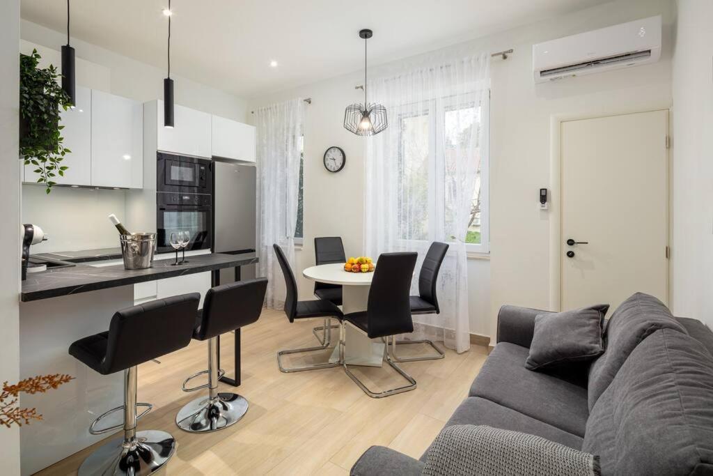 Apartman Drago 4* - 2 Minutes From The Town Centre Split Zewnętrze zdjęcie
